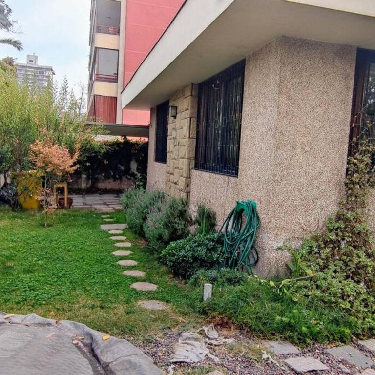 Casa para 6, al lado del metro, con Jacuzzi opcional - Three-Bedroom House - 20