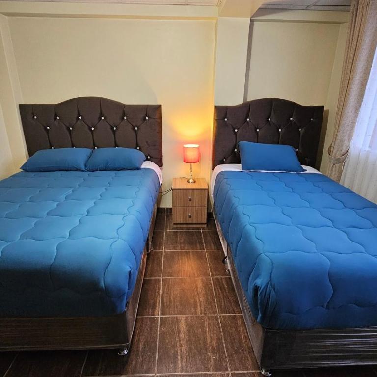 Los Profesionales 2-Transporte Aeropuerto Gratis! - Four-Bedroom House - 12