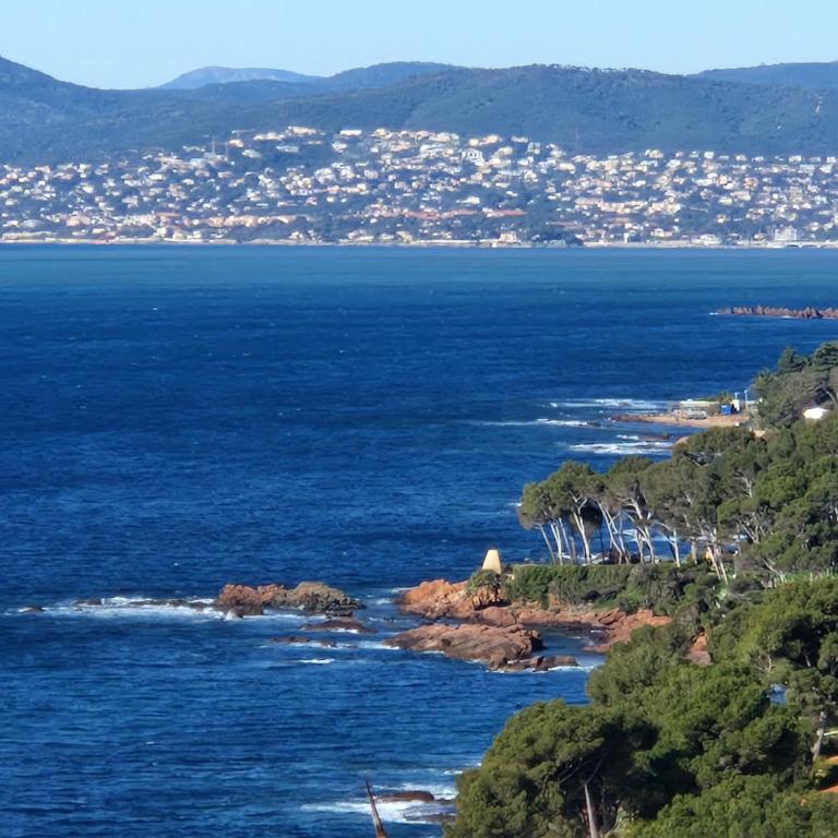 Duplex, vue panoramique sur la Méditerranée, piscine, garage - Appartamento con Vista Mare - 50