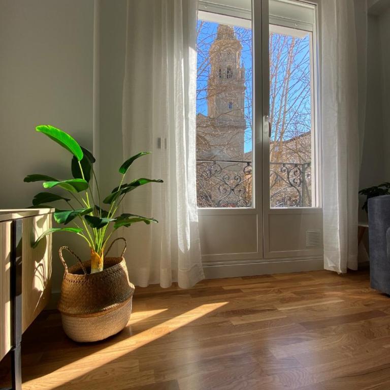 Alojamiento en pleno centro con WIFI y Aire Acondicionado - Two-Bedroom Apartment - 1