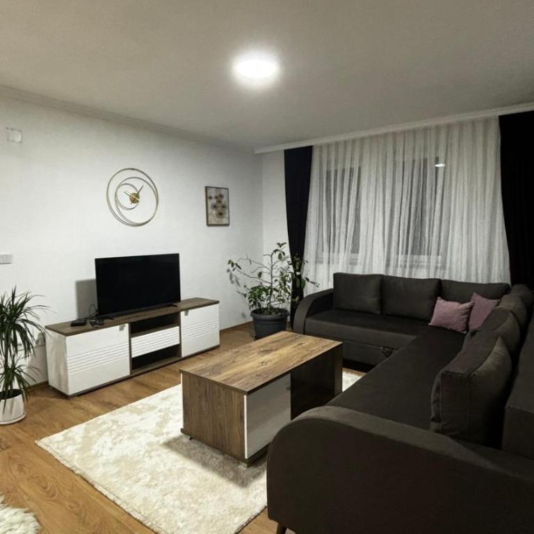 Apartmani MB Sarajevo - Deluks Apartman sa 2 Spavaće Sobe i Balkonom - 1