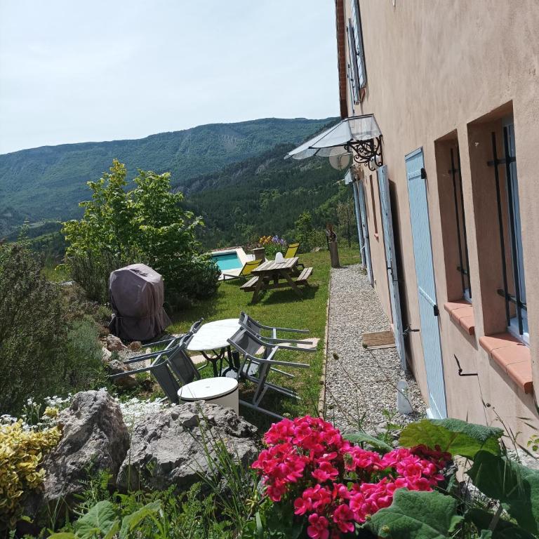 Un petit coin de paradis - Studio Lit Queen-Size - 2