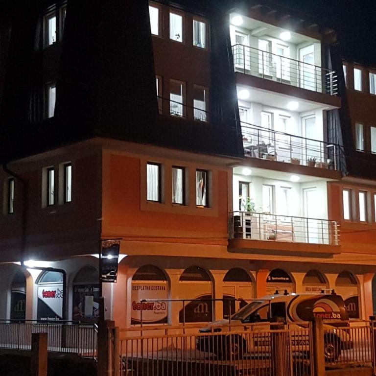 Apartmani MB Sarajevo - Deluks Apartman sa 2 Spavaće Sobe i Balkonom - 5