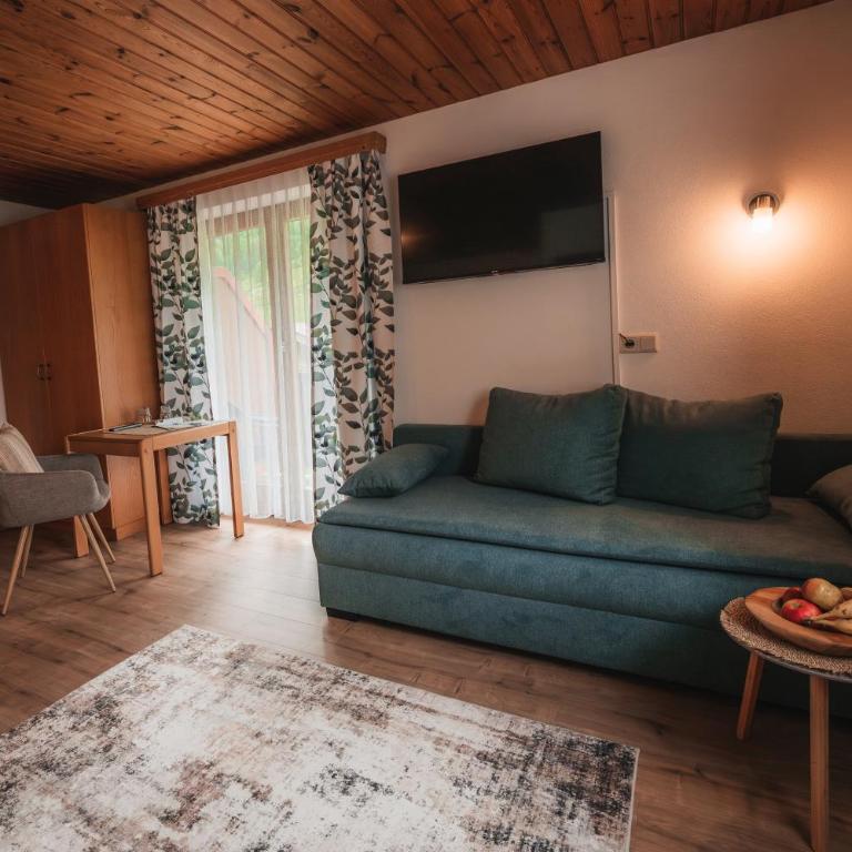 Haus Fusch - Doppelzimmer mit Balkon - 8