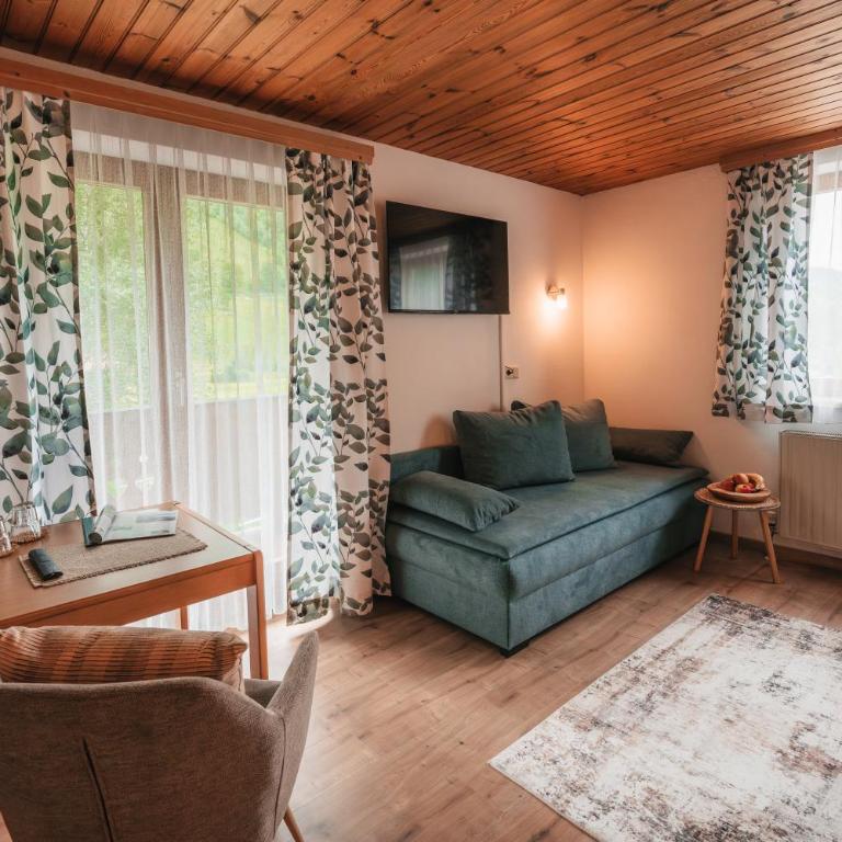 Haus Fusch - Doppelzimmer mit Balkon - 7