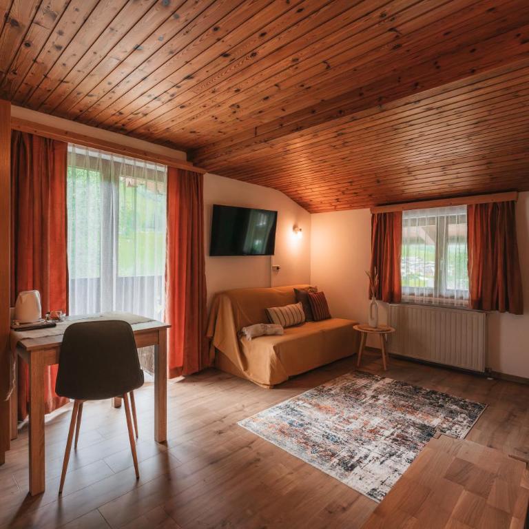 Haus Fusch - Doppelzimmer mit Balkon - 14