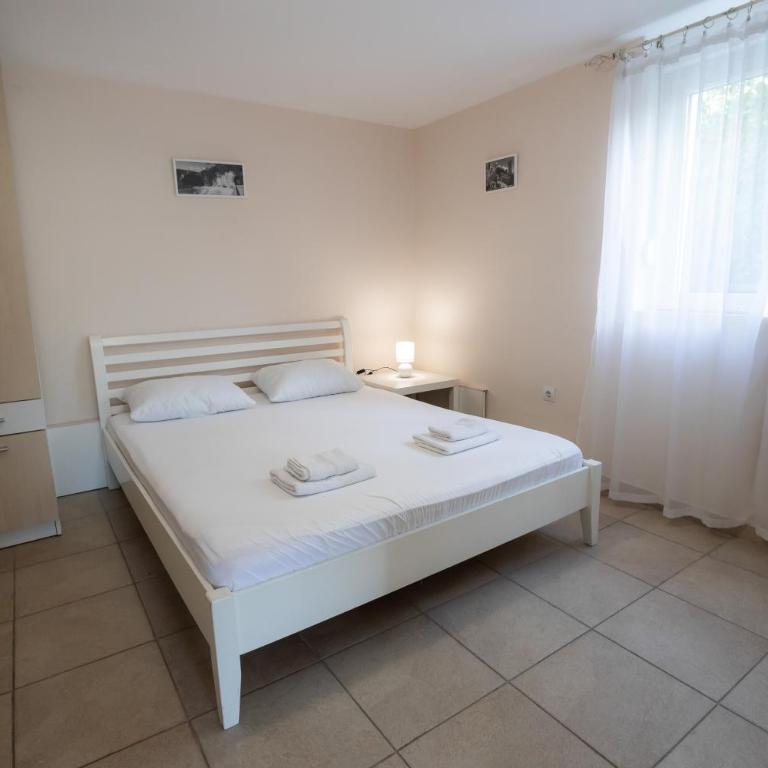 Apartmani Bijelic HN - Apartment with Garden View - 10