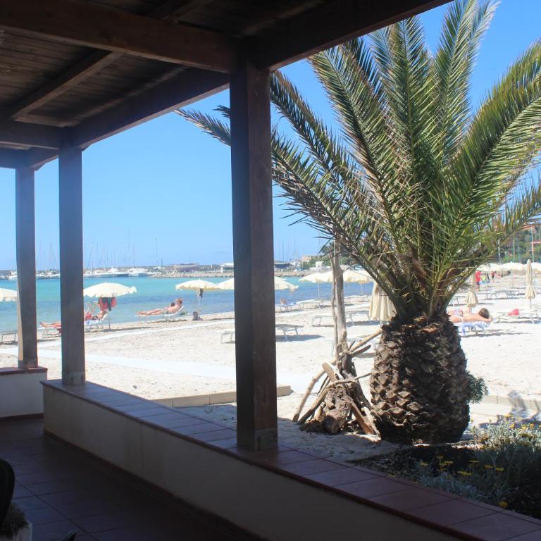Vel Marì - Rooms on the Beach - Camera Quadrupla con Vista Mare - 6