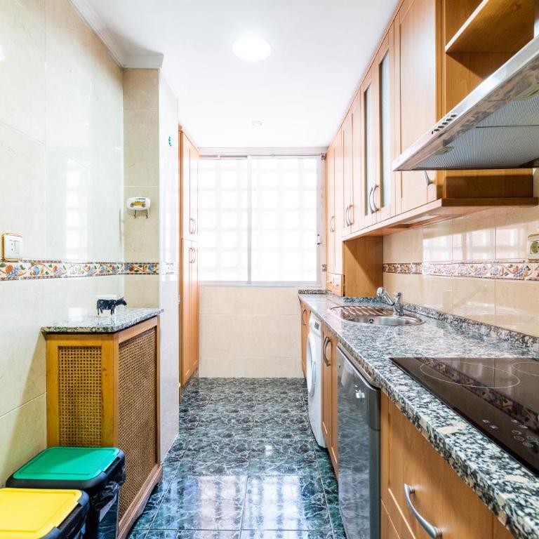 Apartamento Turismo Granada - Three-Bedroom Apartment - 10