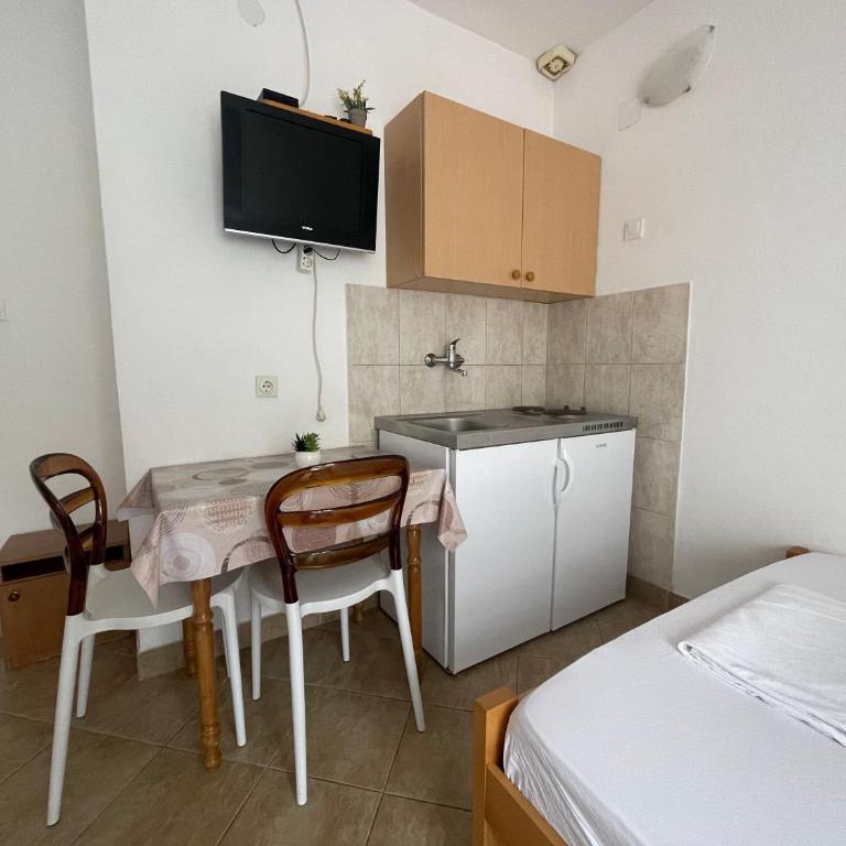 Apartmani Ivana - Studio Apartment - 2
