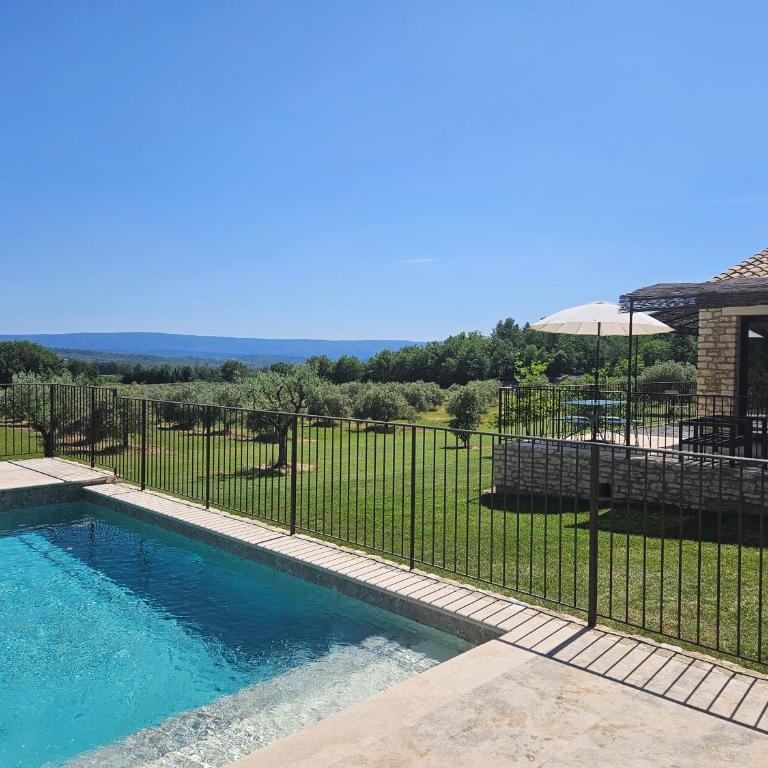Bastide Toujours Dimanche, Maison de vacances avec vue & piscine chauffée - Maison 2 Chambres - 2
