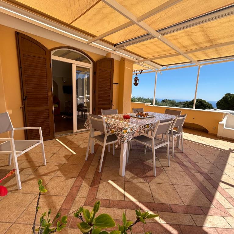 Private Villa Sea VIEW CON TERRAZZA E GIARDINO - Appartamento con 3 Camere da Letto - 4