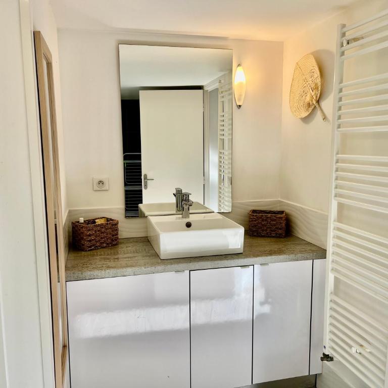 Appartement deux pièces donnant sur un jardin - Apartamento de 1 dormitorio - 5