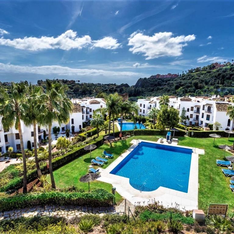 Superior 3BR GolfLA Apartment Minutes from Puerto Banus & Marbella - Apartamento de 3 dormitorios - 1