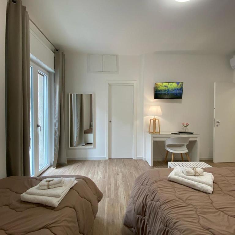 B&B Campus Suites Bari - Triple Room with Private Bathroom - 1