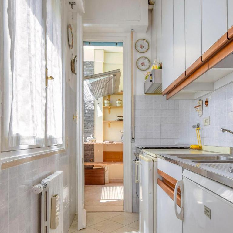 Gorgeous Apartment In Chiavari With Wifi - Apartment mit 1 Schlafzimmer - 2