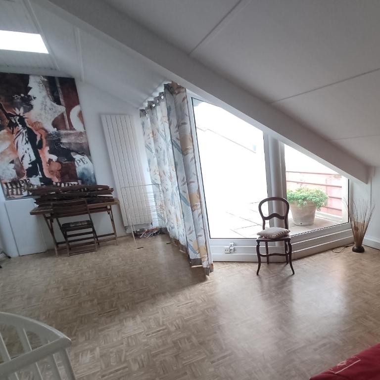 CHAMBRE 2 CALME PROCHE GARE, CENTRE VILLE et FESTIVAL - Chambre Triple - 21