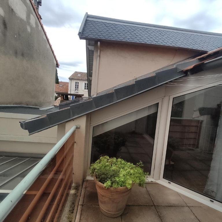 CHAMBRE 2 CALME PROCHE GARE, CENTRE VILLE et FESTIVAL - Chambre Triple - 24