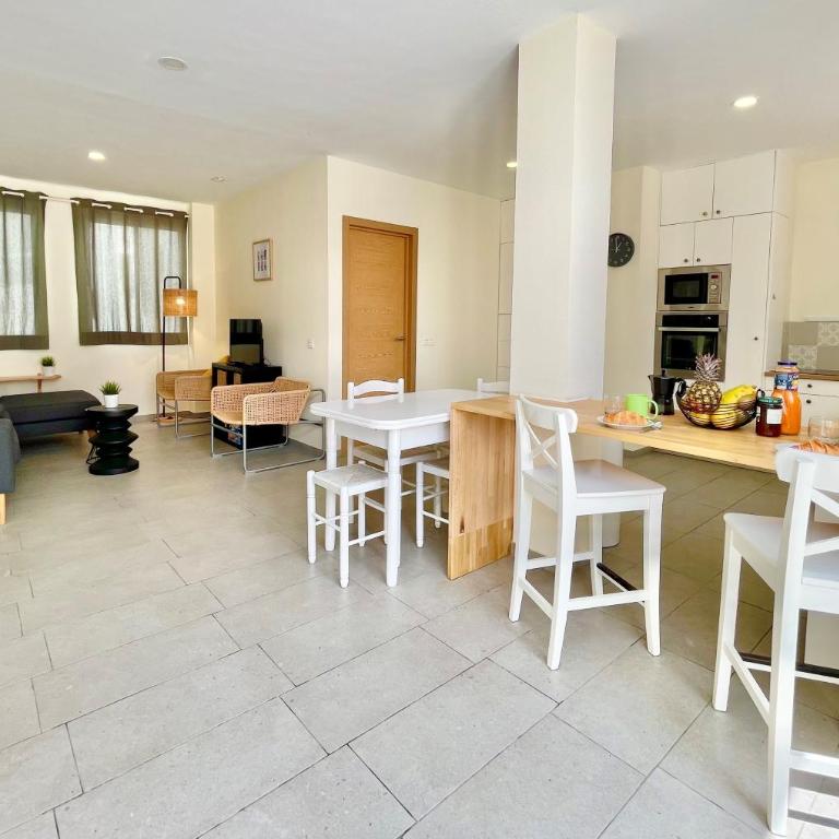Sunny Terrace Apartment - Two-Bedroom Apartment - 6