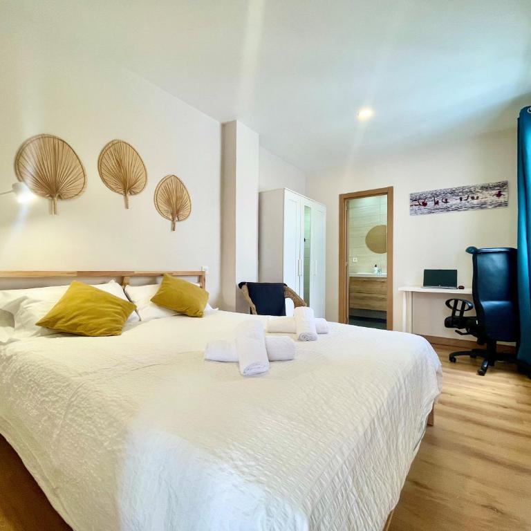 Sunny Terrace Apartment - Two-Bedroom Apartment - 13