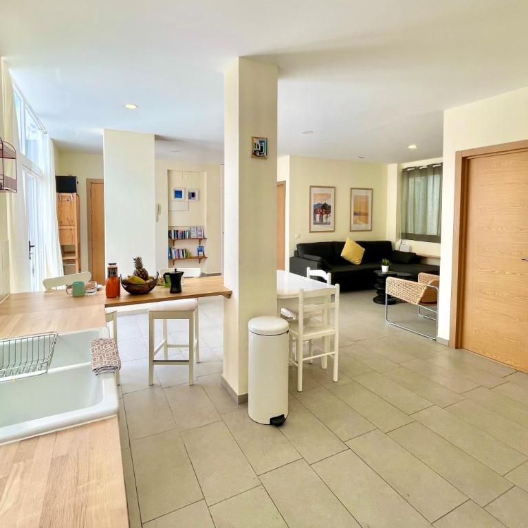 Sunny Terrace Apartment - Two-Bedroom Apartment - 9