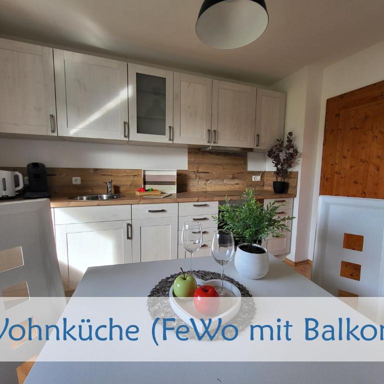 Idyllisches Ferienhaus mit Ausblick - Apartment with Balcony - 9