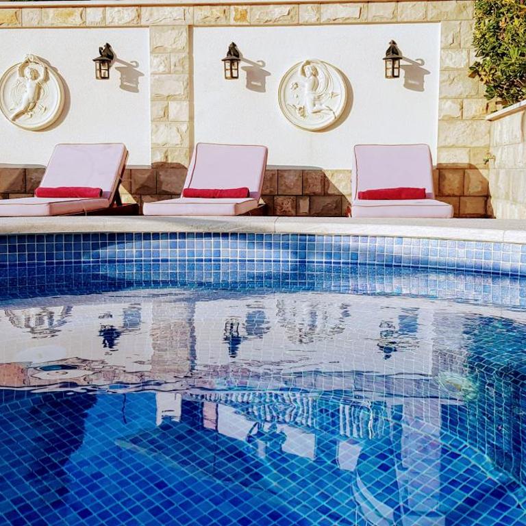 Royal Serenity - One-Bedroom Apartment - 2