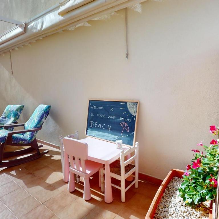 El Olivo and Brisas Beach house - Three-Bedroom House - 5