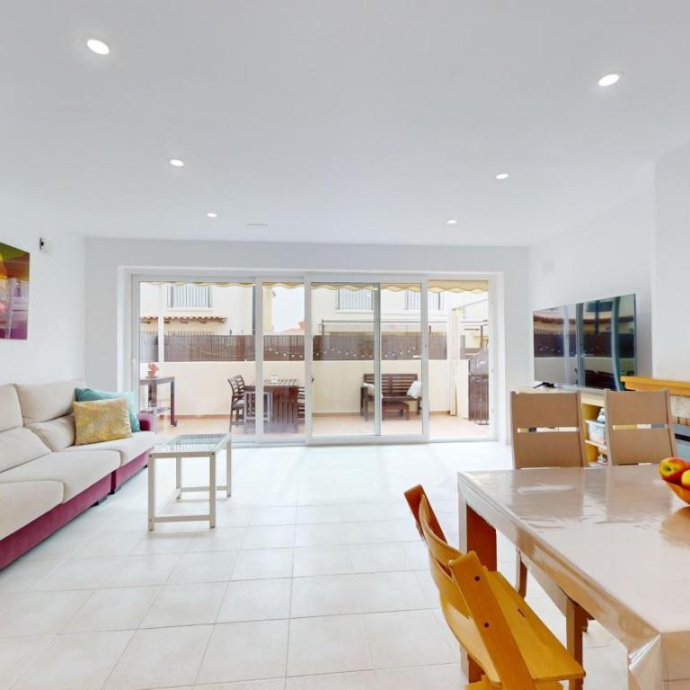 El Olivo and Brisas Beach house - Three-Bedroom House - 39