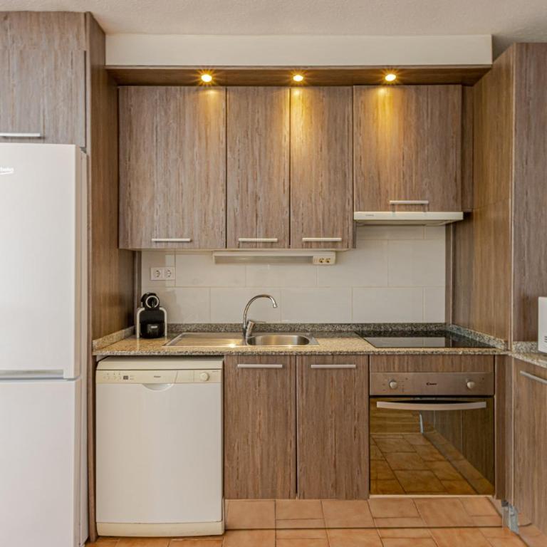 Benalgolf Lovely apartment in Benalmádena with Sea Views, Excellent WIFI connection, private Backyard with BBQ - Apartamento de 2 dormitorios - 66