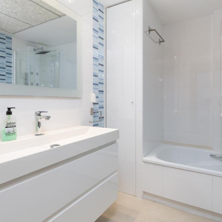 ApartUP Patacona Sunrise Duplex II - Two-Bedroom Apartment with Terrace and Sea View - 26