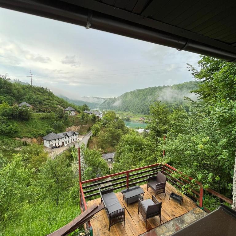 Small Bosnian House - One-Bedroom Apartment - 8
