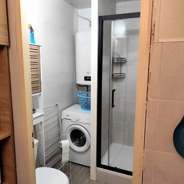 appartement T1 hyper centre 350 m des thermes 200 m des télécabines deuxième étage avec ascenseur - Apartment mit 1 Schlafzimmer - 13