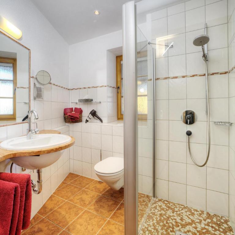 Pension Hochvogel - Doppelzimmer mit Dusche - 2