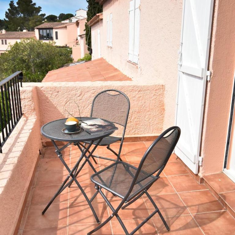 Appartement avec piscine cozy spacieux, climatise, vue mer! Plages et centre 15 mns! - Maison de Ville 2 Chambres - 13