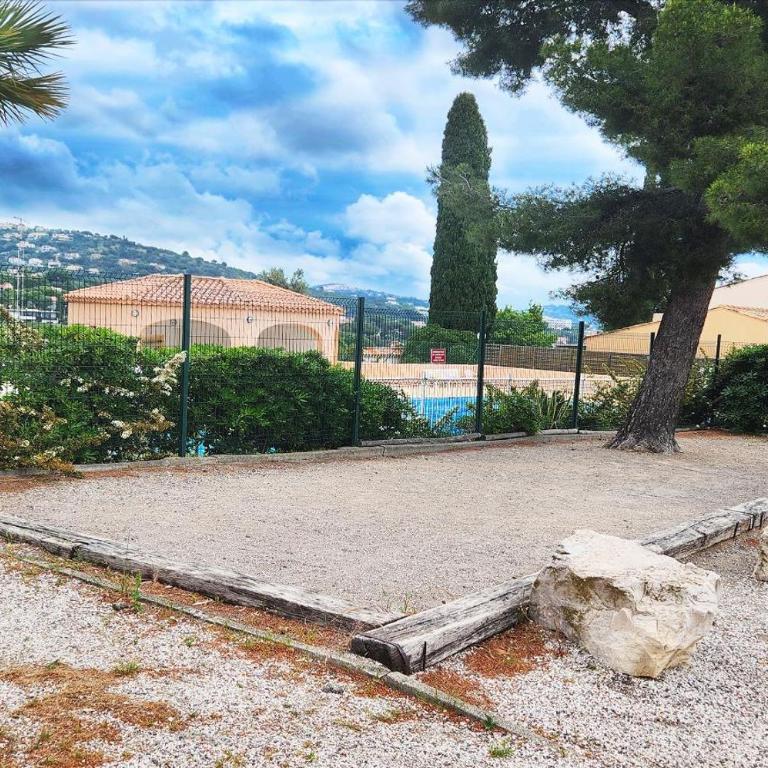 Appartement avec piscine cozy spacieux, climatise, vue mer! Plages et centre 15 mns! - Maison de Ville 2 Chambres - 27