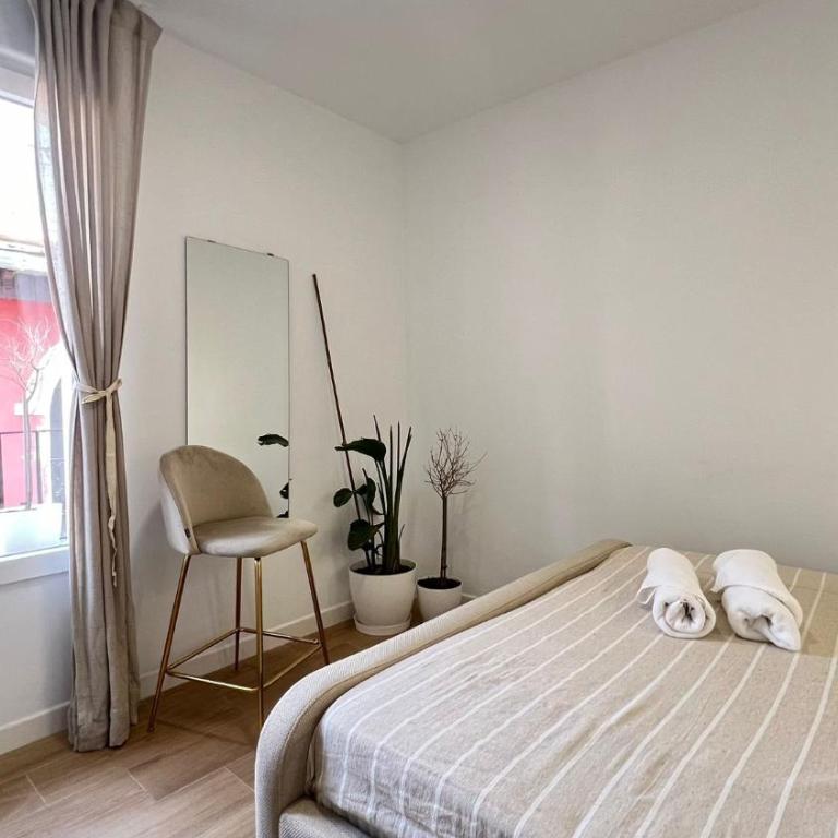 Hermosos Apartamentos en pleno Centro - Three-Bedroom Deluxe Apartment - 5