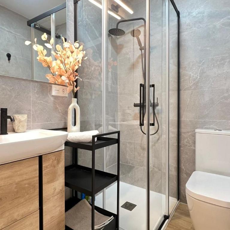 Hermosos Apartamentos en pleno Centro - Three-Bedroom Deluxe Apartment - 18