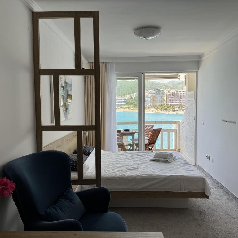 First Line Sea View apartment in Rafailovici - Studio with Sea View - 2
