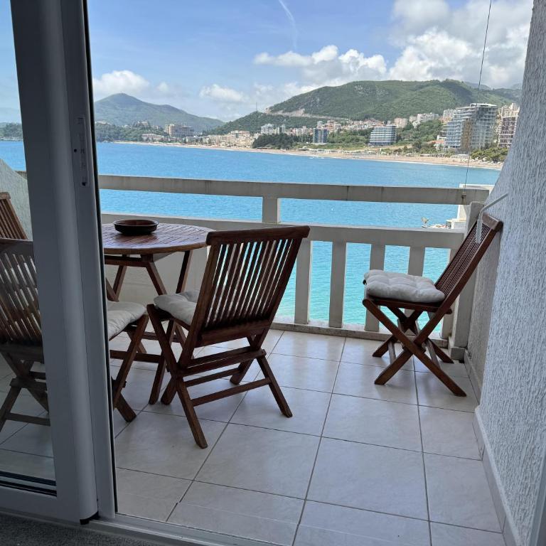 First Line Sea View apartment in Rafailovici - Studio with Sea View - 5