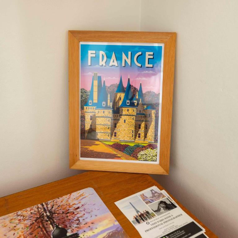 Well located apartment in Paris - Chambre Double avec Lit d'Appoint - 9