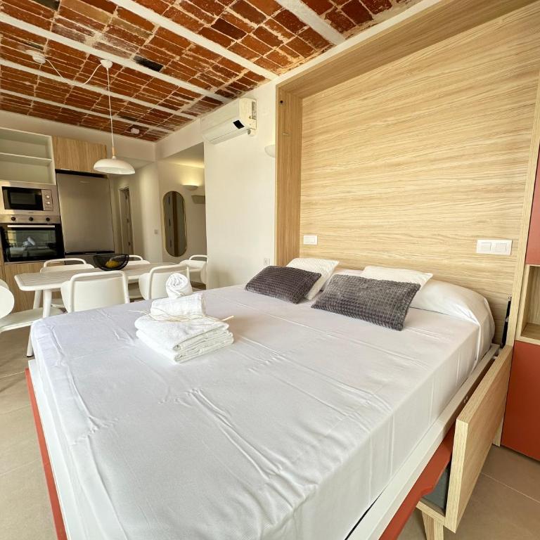 Agi Arago Apartments - Two-Bedroom Apartment - 24