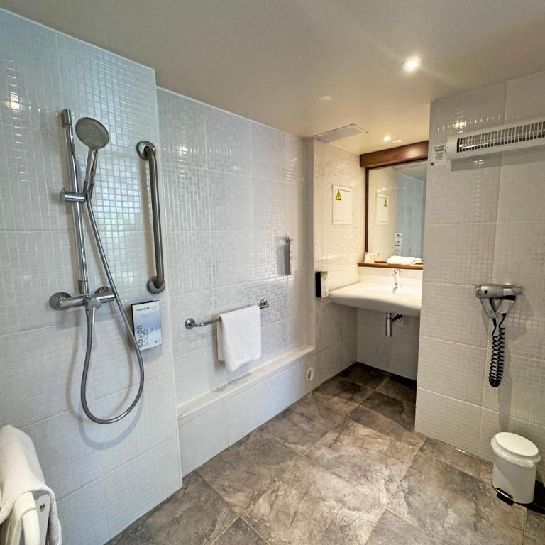 Campanile L'Isle d'Abeau - Bourgoin Jallieu - Chambre Simple Standard - 7