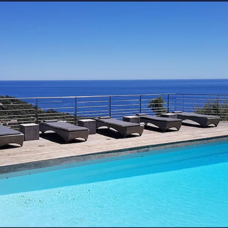 Villa luxueuse moderne avec piscine & récemment rénovée, vue mer exceptionnelle! - Haus mit 4 Schlafzimmern - 4