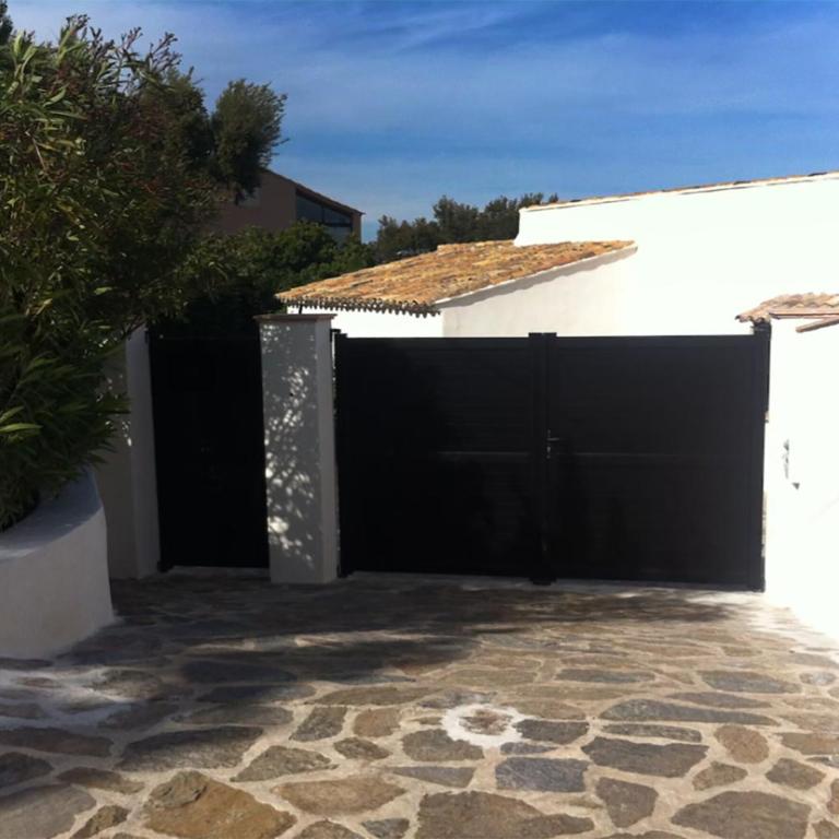 Villa luxueuse moderne avec piscine & récemment rénovée, vue mer exceptionnelle! - Haus mit 4 Schlafzimmern - 56