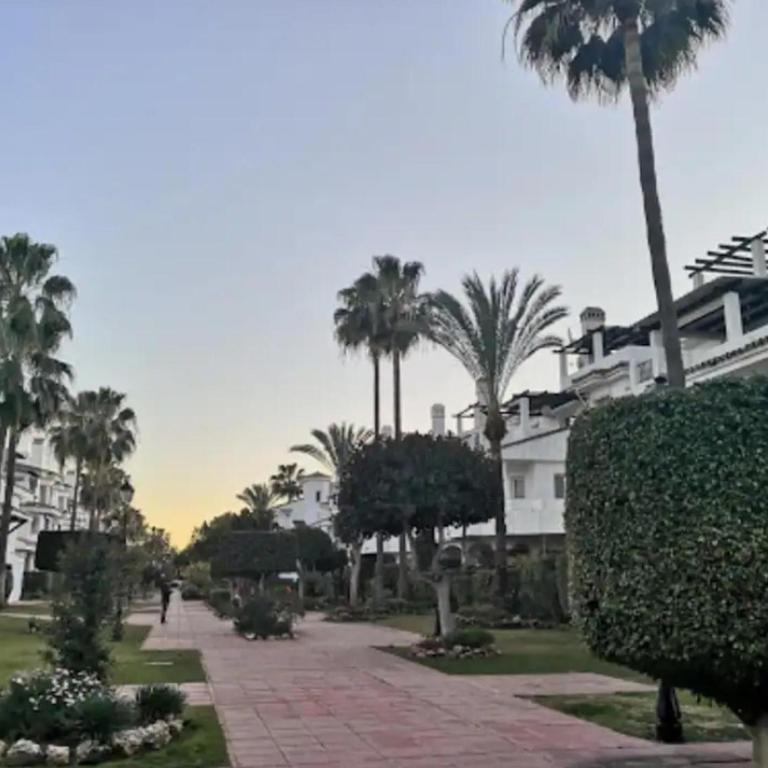 Beach Apartment - Sleeps 6 Pool & Private Terrace - Apartment - 6