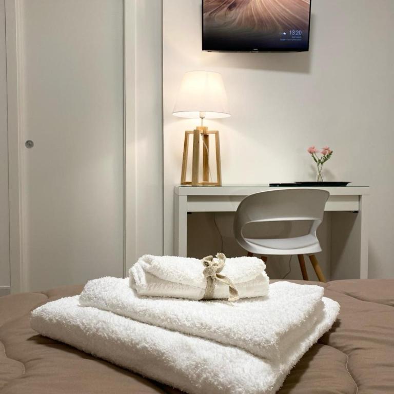 B&B Campus Suites Bari - Triple Room with Private Bathroom - 5