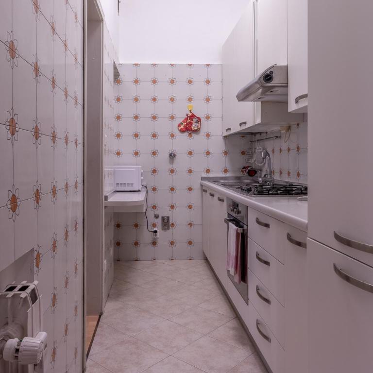 HouSmart Cartoleria 8 - One-Bedroom Apartment - 3
