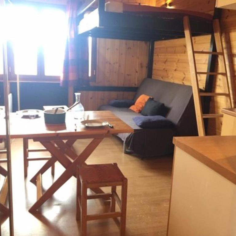 Studio cosy en front de neige à Risoul 1850, accès direct aux pistes et commodités, 2 couchages - Appartement 1 Chambre - 13
