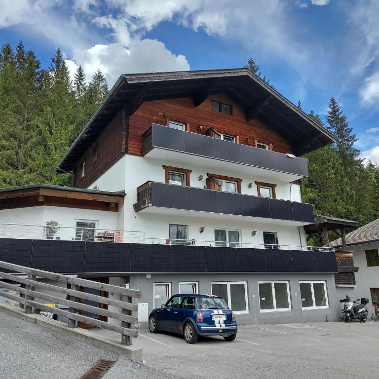 Appartment Lärchenalm - Two-Bedroom Apartment with Balcony - 1